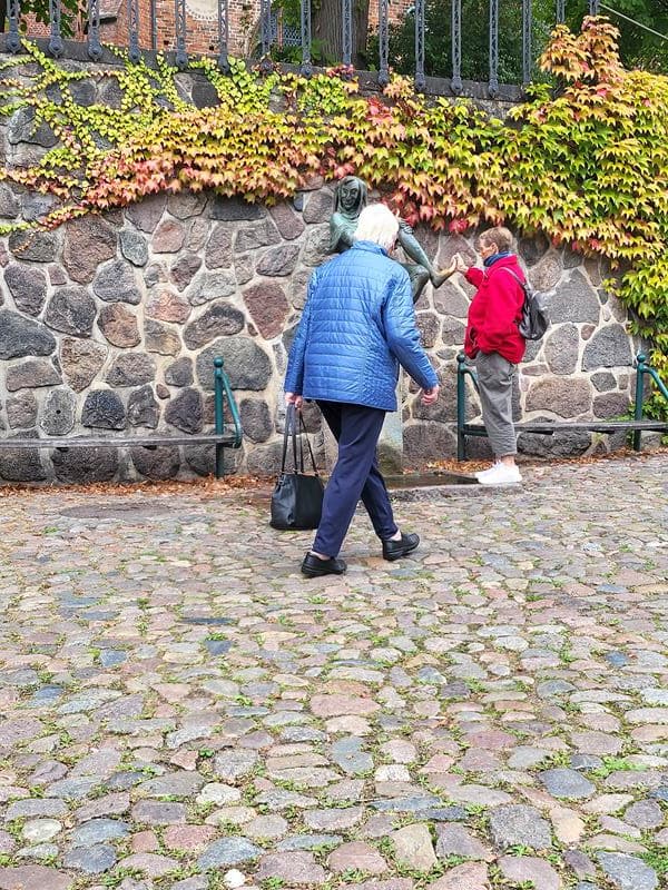 Inge und Gerlinde versuchen es auch mit dem Glück